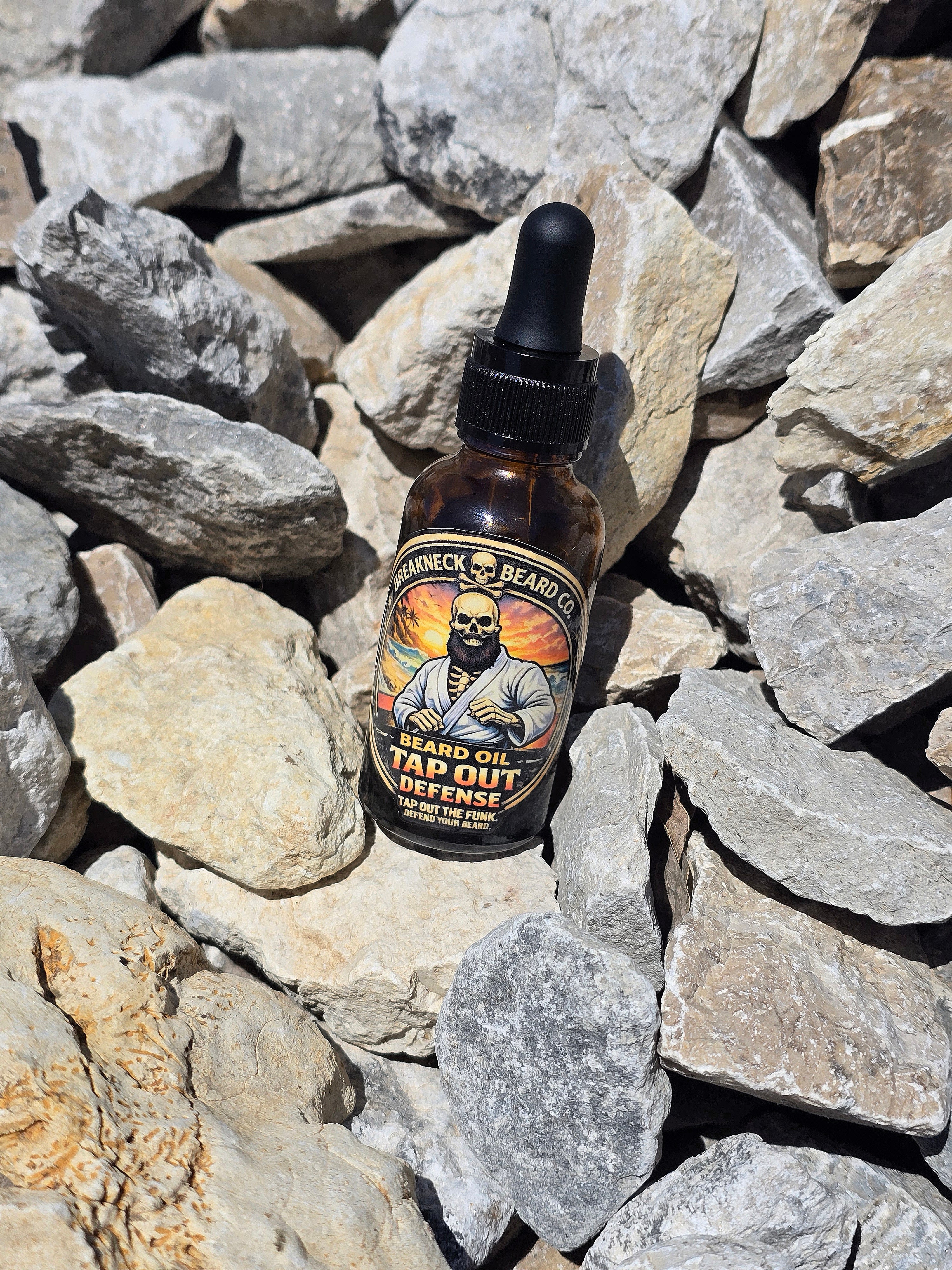 Antibacterial tapout defense beard oil